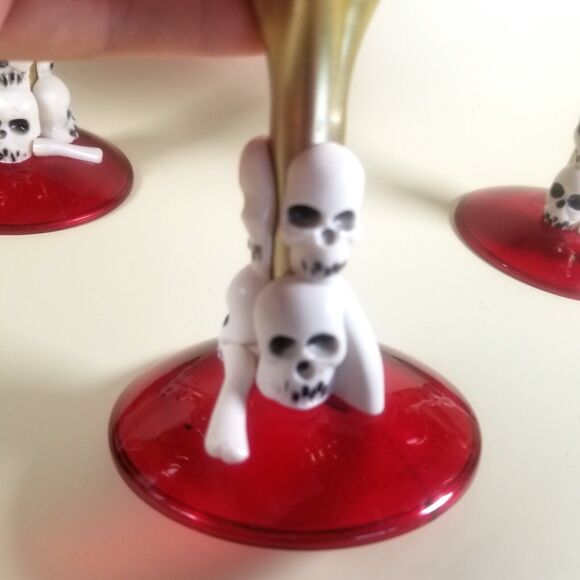 Halloween Goblet Plastic Skull Claw Glasses Halloween Party Red Gold Lot of 8 - Picture 11 of 13